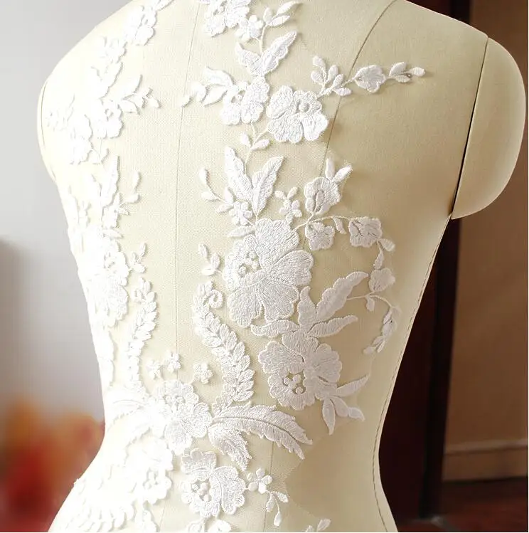 Цельнокроеное рокля Голям размер, Нова дълга лейси апликация с бродерия на цветя, сватбена лейси нашивка, Плат 45*33 см