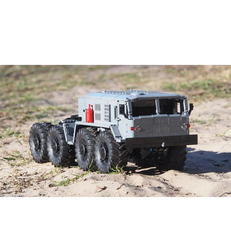 Военната серия Въоръжени с транспортен автомобил МАЗ 537 MOC Монтаж на строителни блокове на Набор от модели Бебешки играчки за Коледни подаръци
