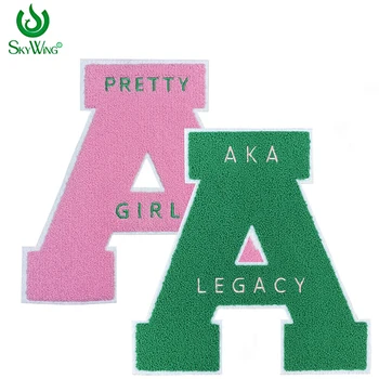 10-ИНЧОВ гръцката буква розов и зелен цвят, ТЯ е СЪЩАТА Legacy Pretty Girl женски клуб, гръцката азбука, АЛФА-шенилна, яке с железни ивици