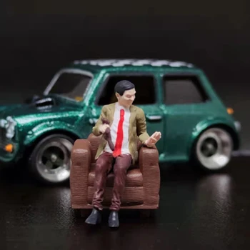 В скалата 1:64, определени за сцената в колата Mr Bean, кукла-герой, фигурка от смола за показване на играчки, колекция от аксесоари